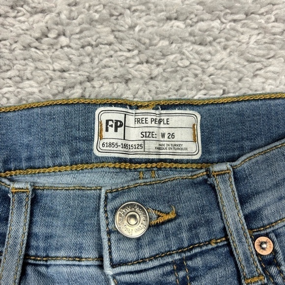 Free People Jeans Womens 26 Skinny Light Wash Casual Knee Hole Distressed Grunge - Picture 2 of 3
